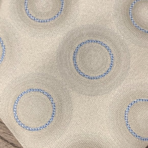 TM LEWIN Ivory Blue Circle Geometric Silk Neck Tie - Picture 2 of 7